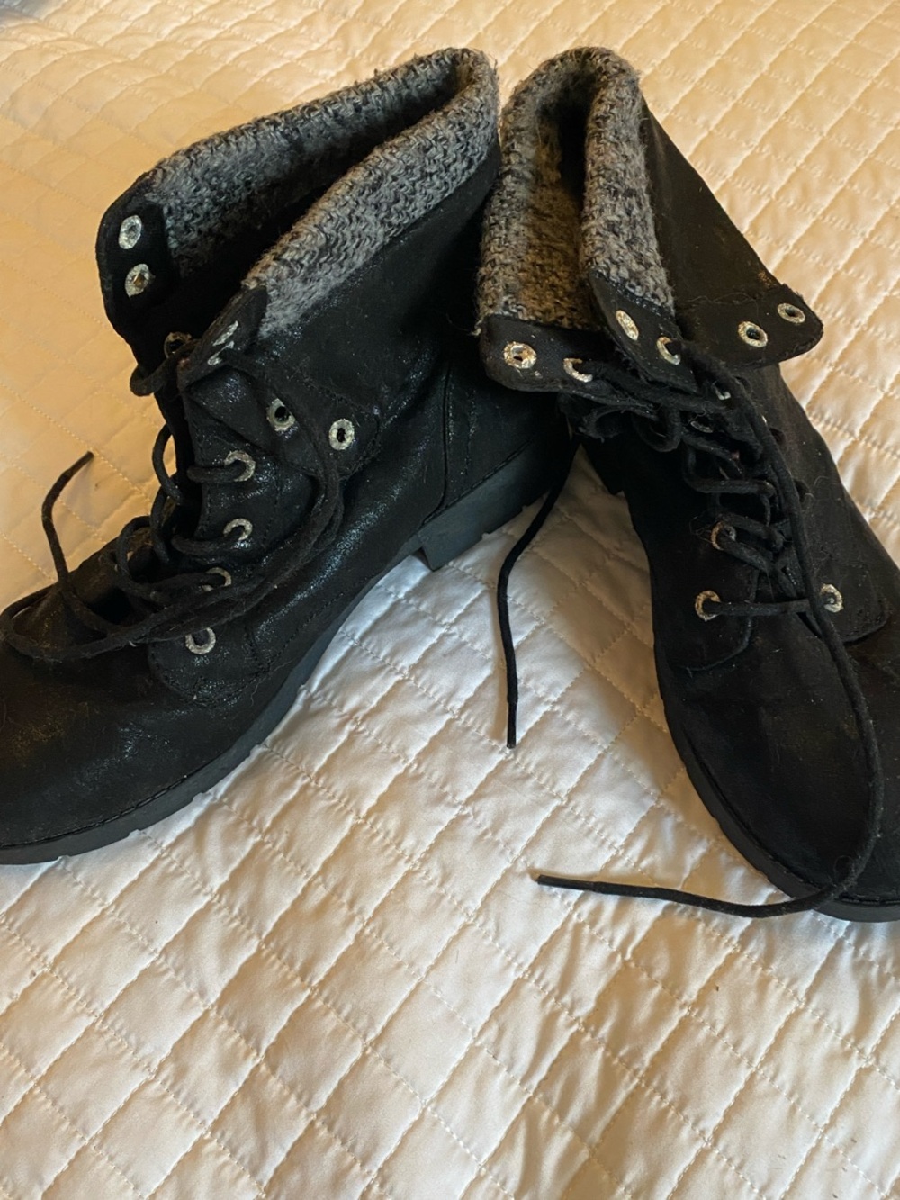 Women's Black Faux-Suede Lace-Up Ankle Boots with Heathered Lining